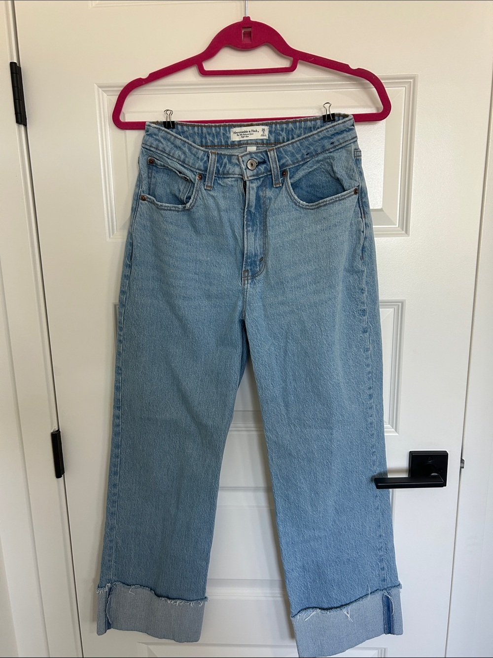 Abercrombie & Fitch Light Blue Cropped Straight-Leg curve love Jeans